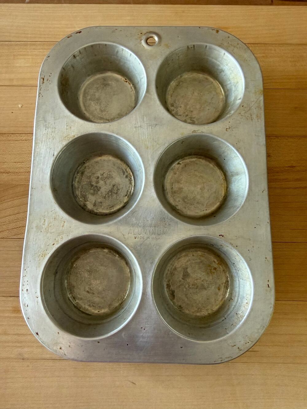 Vintage Worthmore Aluminum 6 cup Muffin Pan